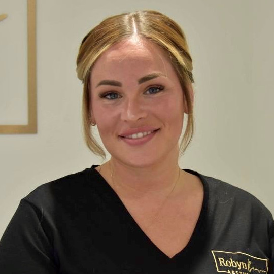 Robyn, a graduate of The Beauty Academy